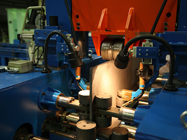 T型材自动焊接生产线